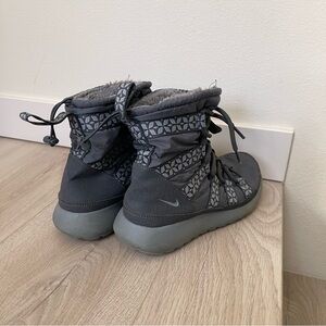 Nike Dark Gray Winter & Rain Boots with High-Top Design